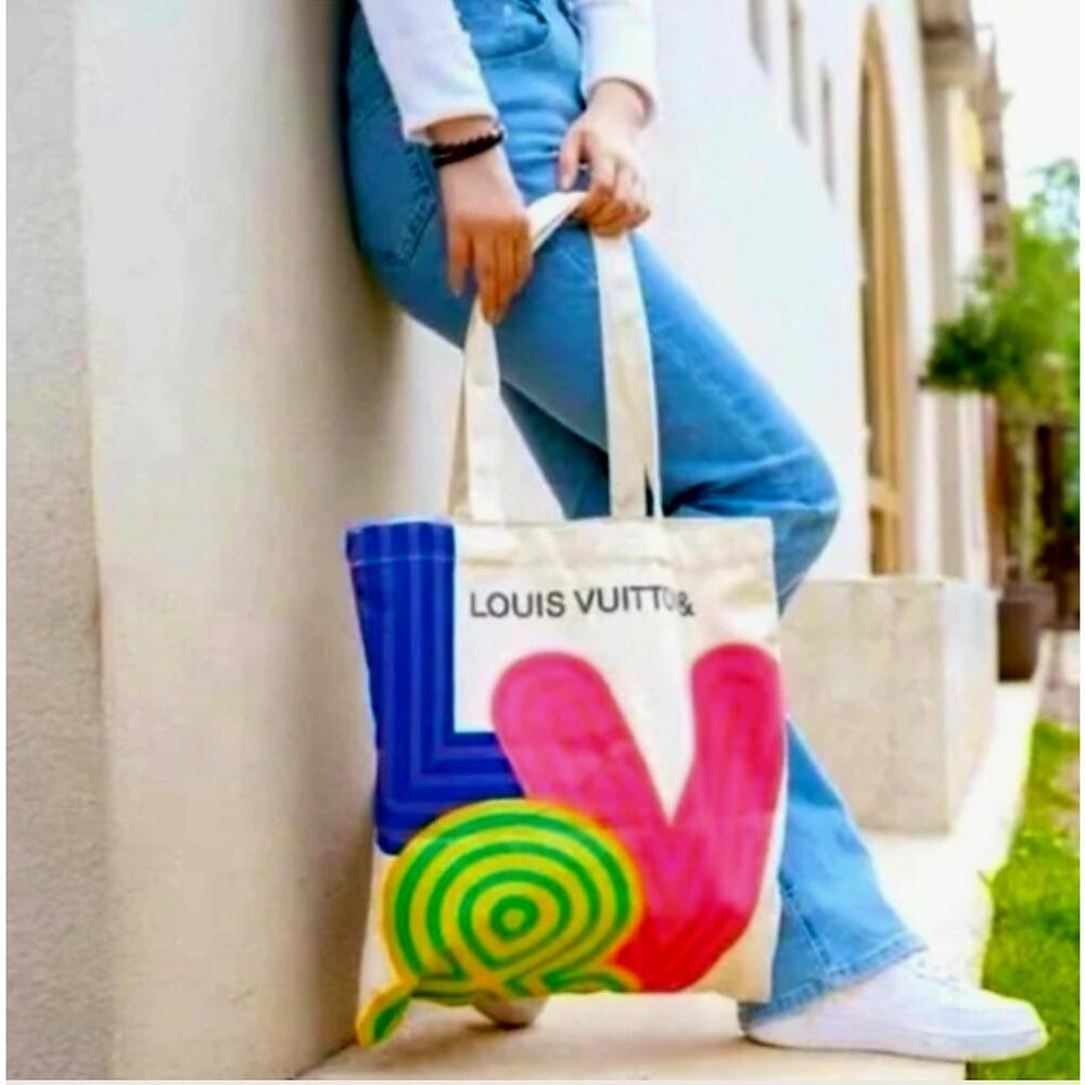 Louis Vuitton Shenzhen Exhibition Limited Edition Canvas Tote Bag - NWOT - Picture 3 of 6